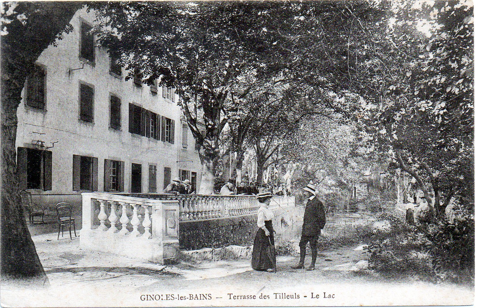 Ginoles terasse des tilleuls